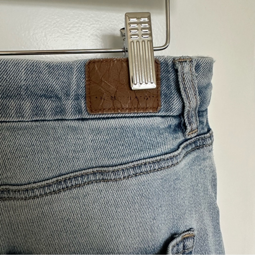 American Eagle- Pre-loved Curvy Mom Jean - Picture 5 of 8